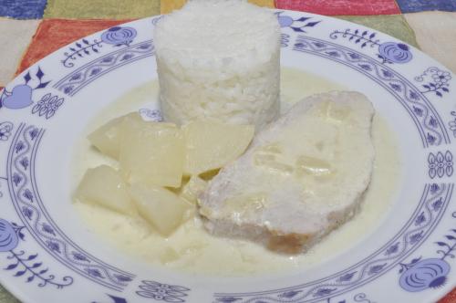 Jak uvařit vepřová pečeně v bílé omáčce? Snadné recept, připravený za 30 - 45 minut